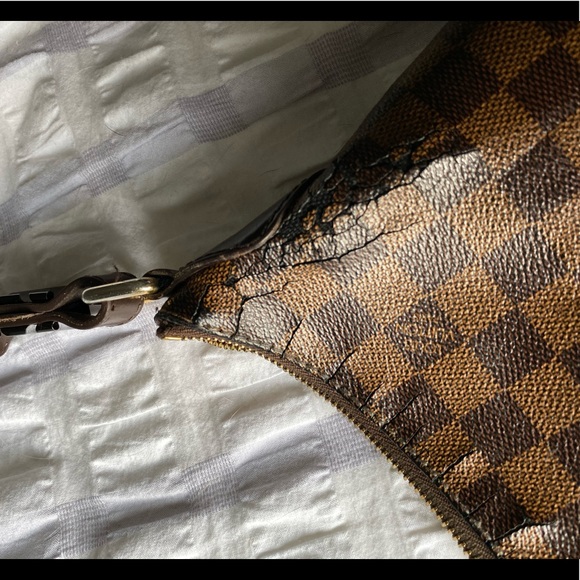 SOLD ❤️ Louis Vuitton Bloomsbury Crossbody - Picture 5 of 15